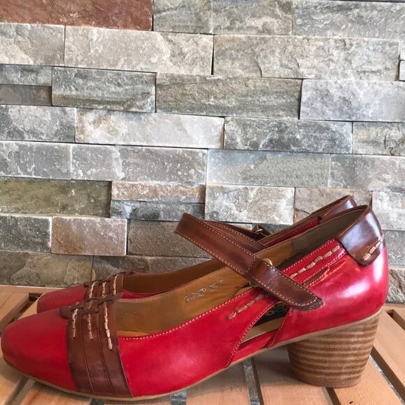 Everybody Women's Landino Mary Jane Pump - Picture 4 of 8